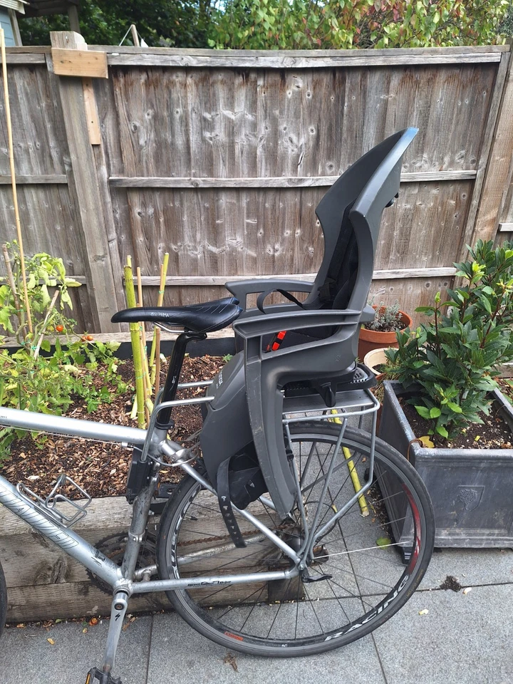 Hamax Smiley Child Bike Seat Rear Mount with 2 Brackets - Image 3 of 3