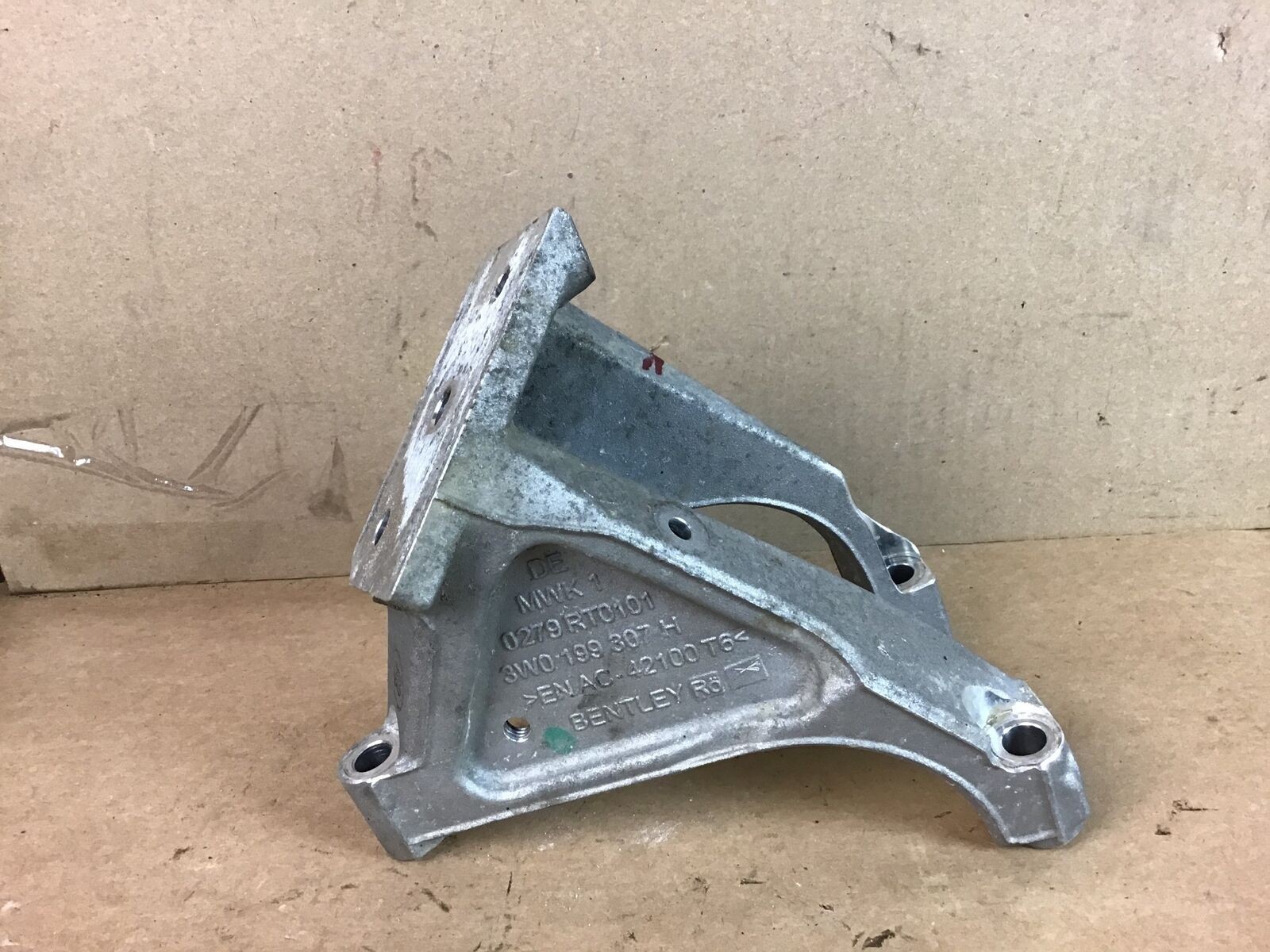 Bentley Continental GT V8 2013 4.0L Left Engine Mount Bracket Holder 12-18 :O