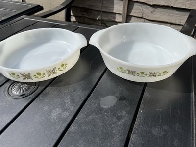 2 Vintage 60er Jahre Anchor Hocking Fire King 9 ''Auflaufformen & Kuchenformen Top Zustand