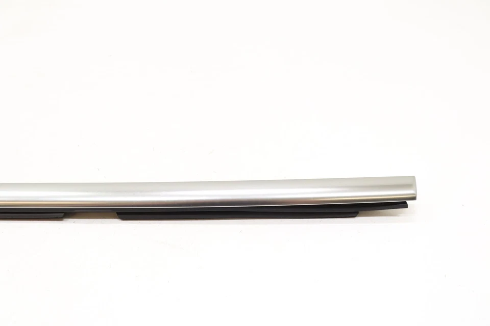 2015 - 2019 BMW X6 F16 REAR RIGHT PASSENGER SIDE DOOR WINDOW BELT MOLDING OEM - Image 4 of 4