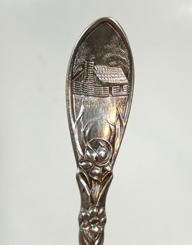 Antique Towles St Paul Silver Spoon Log Cabin USA Souvenir Pat Jan 14 1818 - Picture 4 of 9