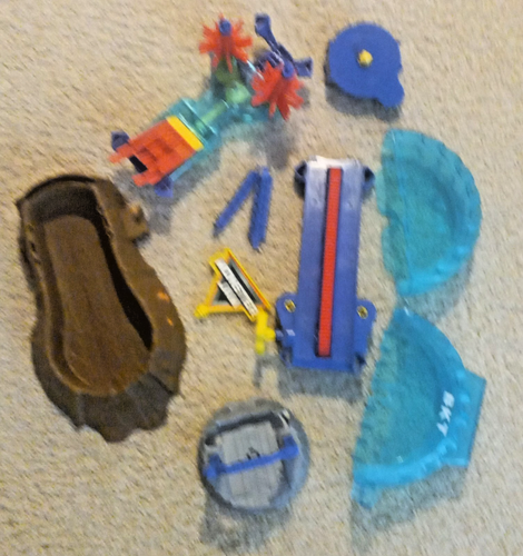 Monster Jam Megalodon Monster Wash Playset PEZZI DI RICAMBIO. NO SCATOLA - Foto 4 di 4