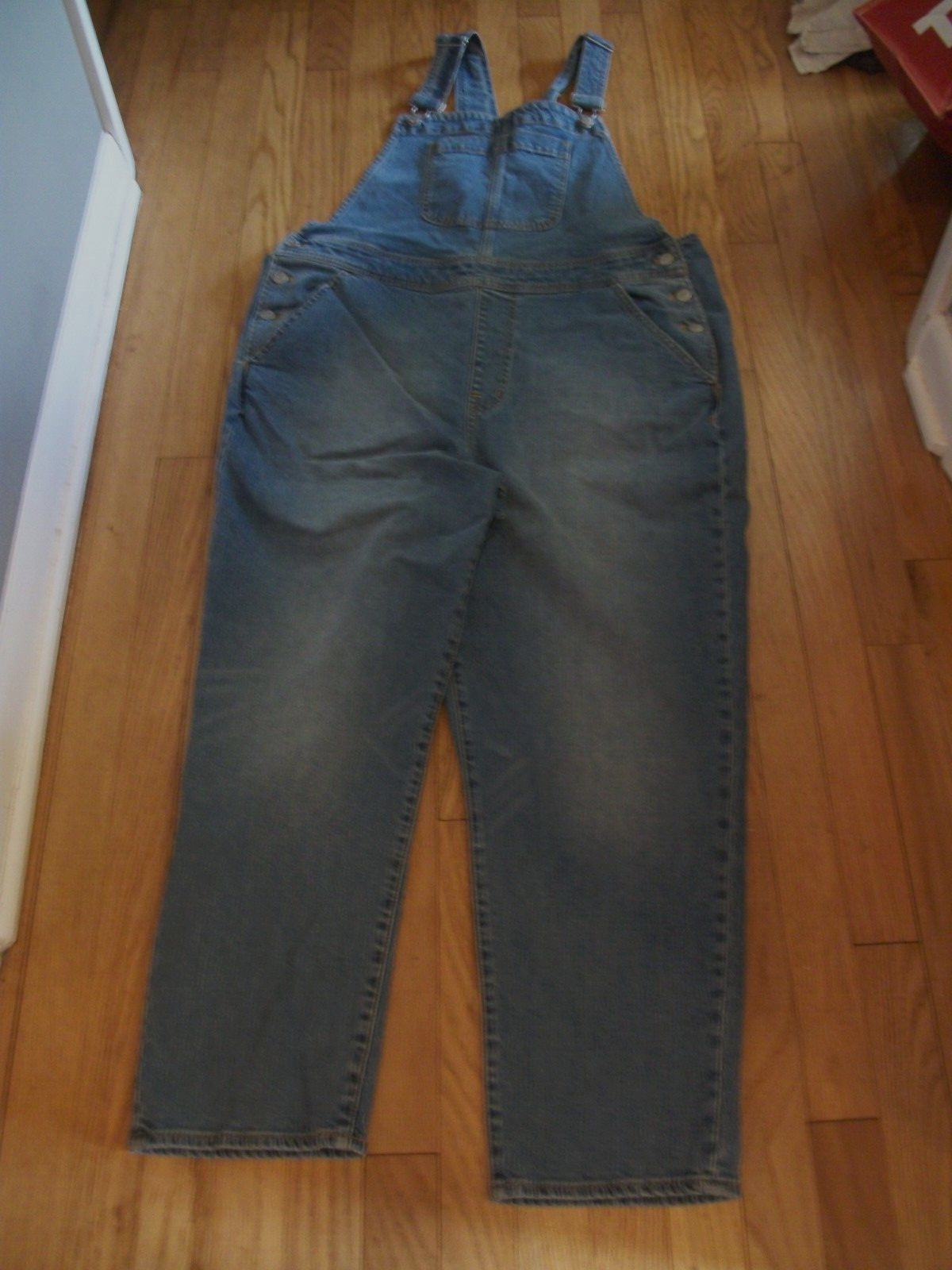 Picture 1 of 4