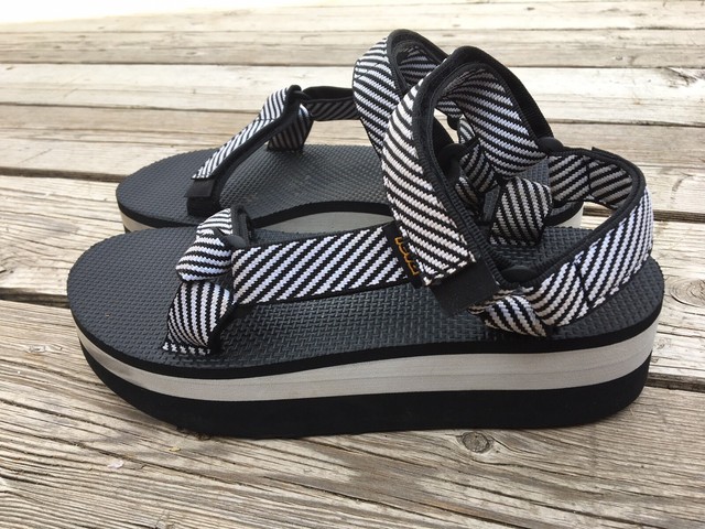 teva flatform size 8