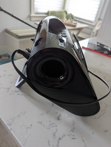 Philips DC185/37 Portable iPod Docking Station & AM/FM Radio - Picture 12 of 13