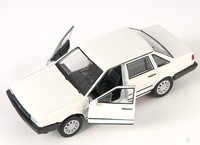 Blitz Versand Vw Santana 1986 Creme-Weiss Welly Modell Auto 1:34-39 Neu & Ovp