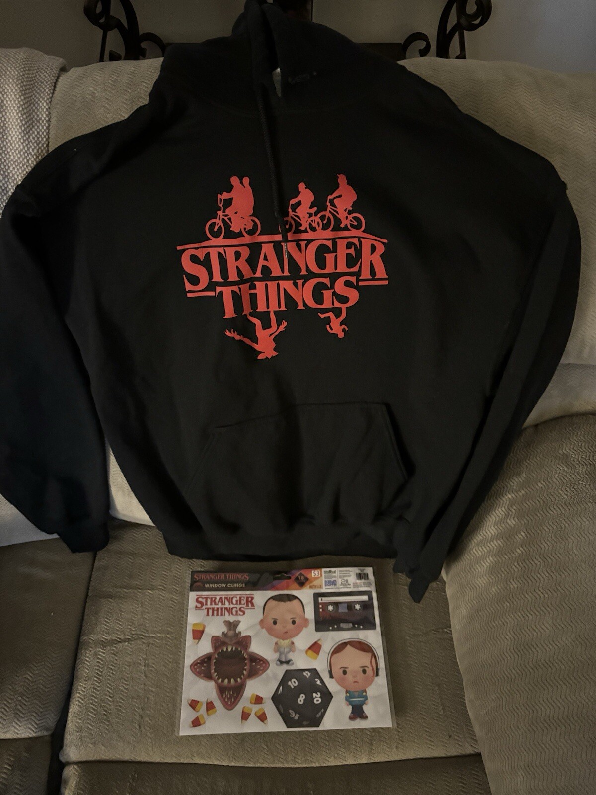 Stranger Things Upside Down Pullover Hoodie XL Wi… - image 1