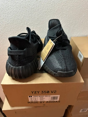 Adidas Yeezy Boost 350 V2 Onyx  Deadstock   Größe 44,5