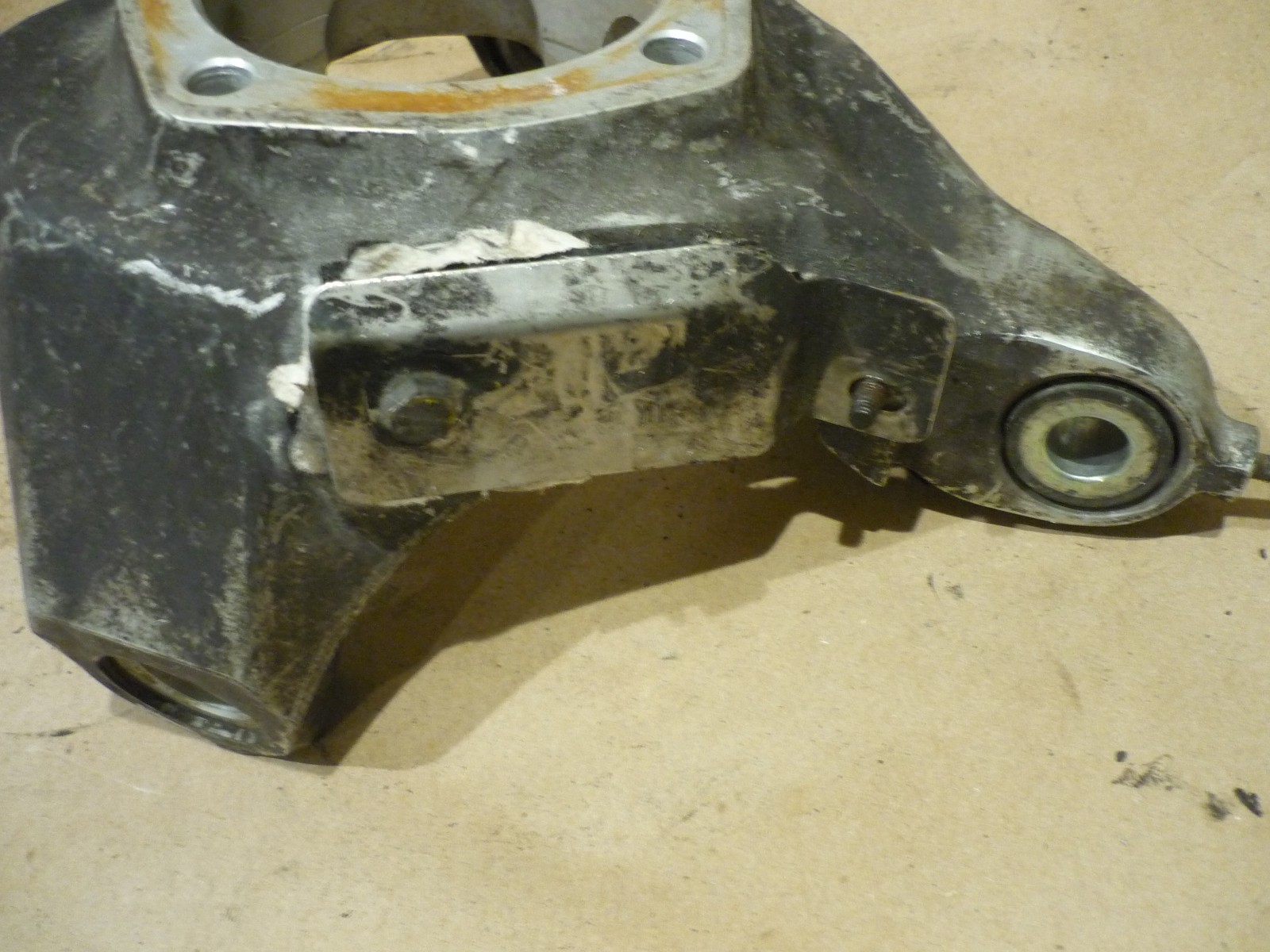Ferrari 355 - LH Front Stub Axle /  Steering Knuckle -P/N 167485