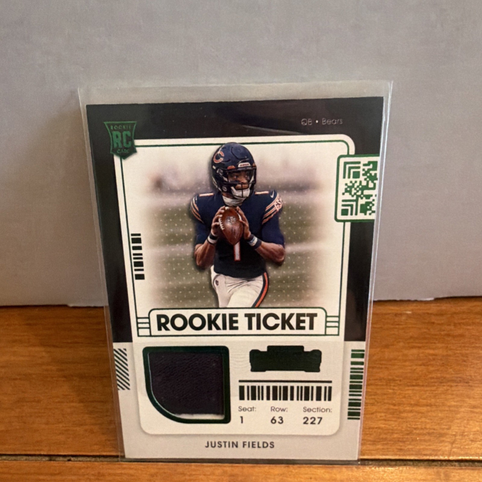 Justin Fields 2021 Panini Contenders Rookie Ticket Swatches #RTS-JFI Bears