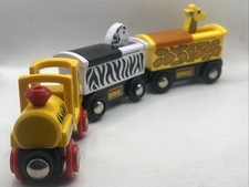 BRIO Wooden Railway Train SAFARI TRAIN  POP UP ZEBRA  GIRAFFE WAGONS EUC