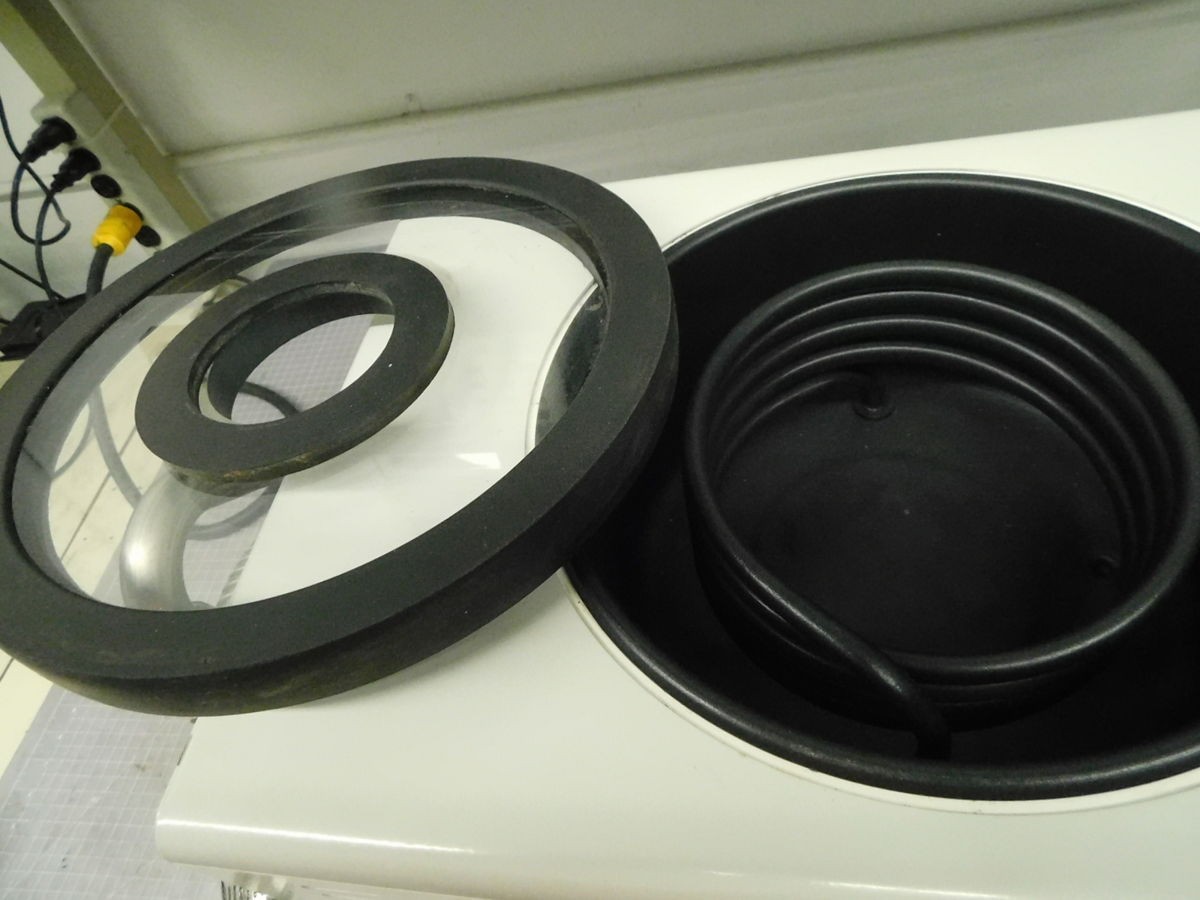 LABCONCO FREEZONE 2.5, 7670521 2.5 LITER BENCHTOP FREEZE DRYER. M6692