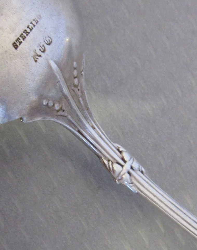 Antigua cuchara para servir de mesa Gorham de plata esterlina LOUIS XIV 8,75" grande sin mono Foto 4 de 4