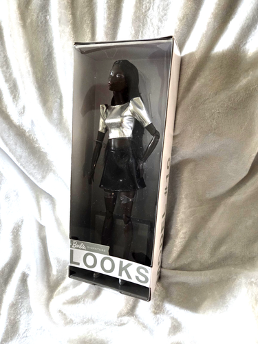 Barbie Signature Looks Doll * Model #10 * NRFB - Picture 4 of 7