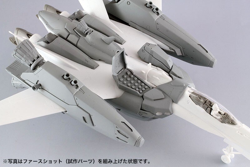 プラモデル完成機　1/72　VF-25F/S　SUPER MESSIAH 1/72 Hasegawa VF-25F/S SUPER MESSIAH FIGHTER - SUPER