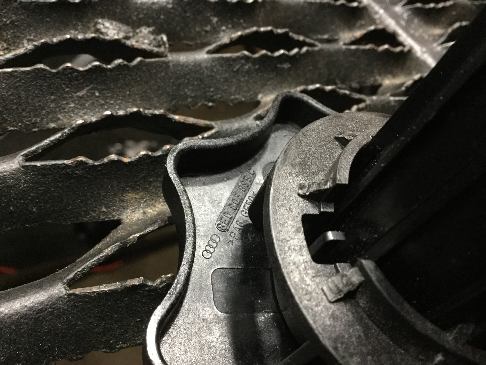 05-06-07-08-audi-a4-spare-tire-holder-oem-ebay