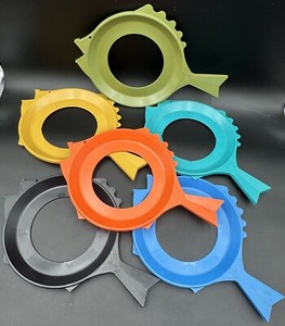 Vintage Plate-Mate MCM Plastic Fish Shaped Paper Plate Holders 6 BBQ RV Picnic