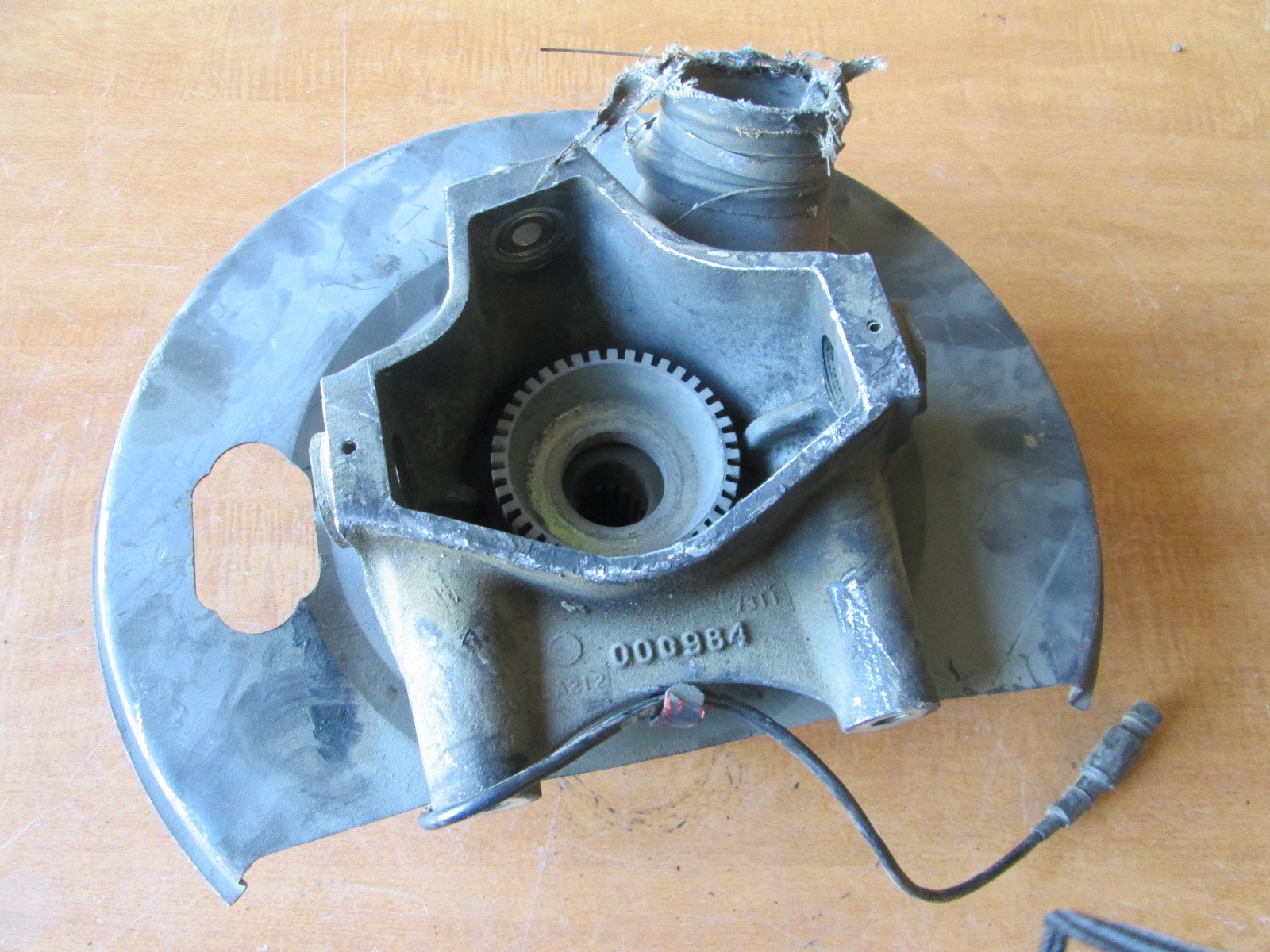 Lamborghini Diablo - RH Front Hub Housing With Hub And Bearing-Part# 0051000984