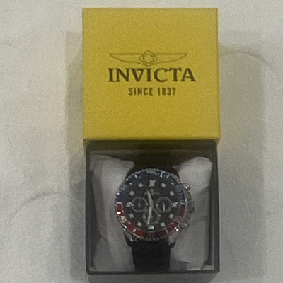 Invicta Pro Diver Unisex Quartz Chronograph 50mm Black Dial Rubber Strap Box