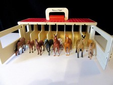 Melissa And Doug Take Along Show Horse Stable 8 Horses Carry Case Wooden Playset