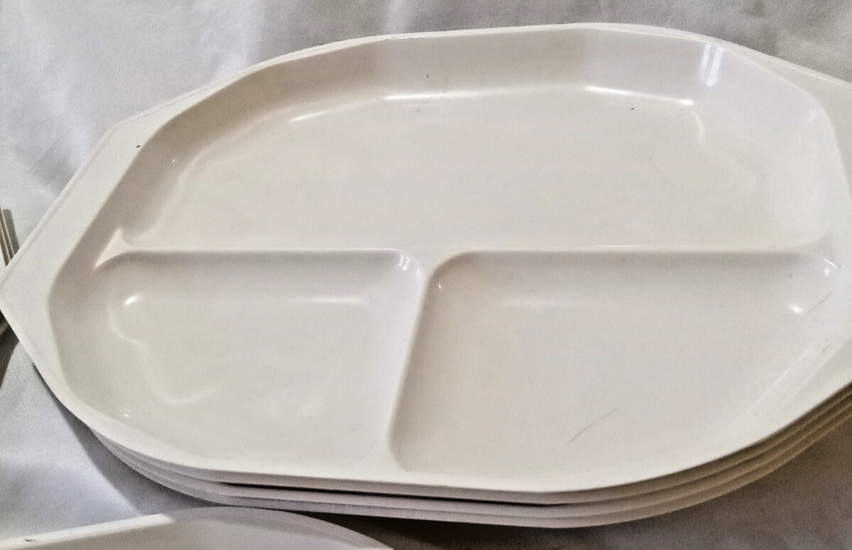 8 Divided Plates Melamine  Anchor Hocking no Lids Kids Holiday Camping Daycare