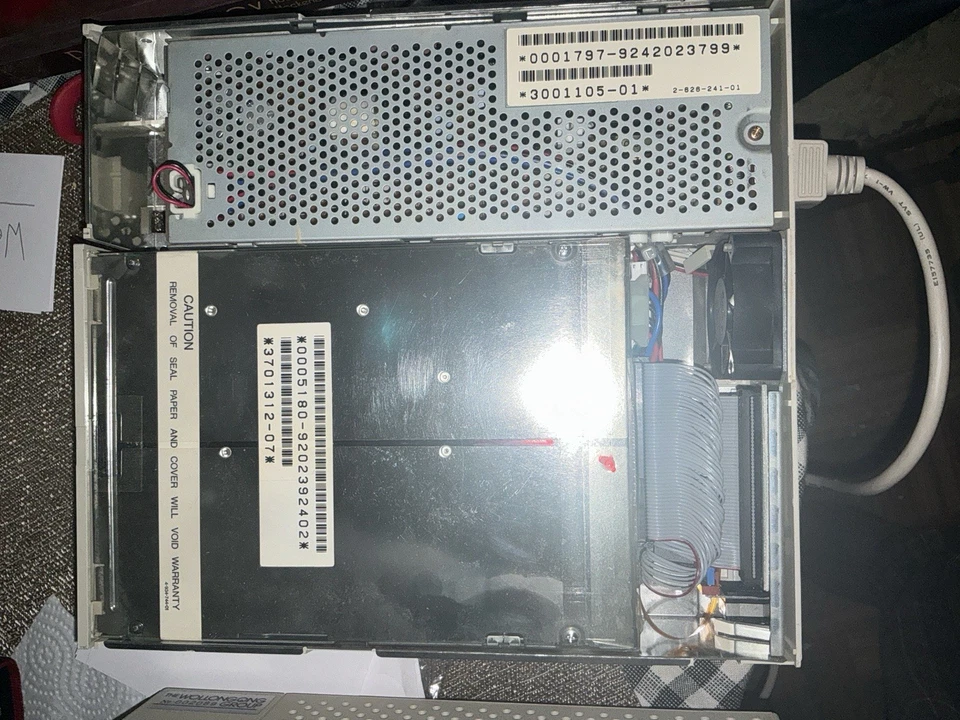 Unidad de CD-ROM externa SCSI Sun Microsystems modelo 411 PN# 595-1929-05 *sin probar* Foto 4 de 4