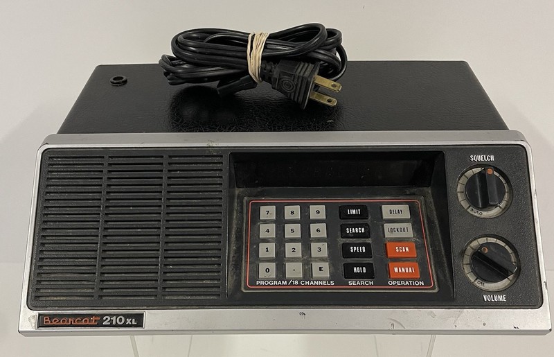 Uniden Bearcat 210XL Model BC210-1 Scanner Radio No Antenna Turns On
