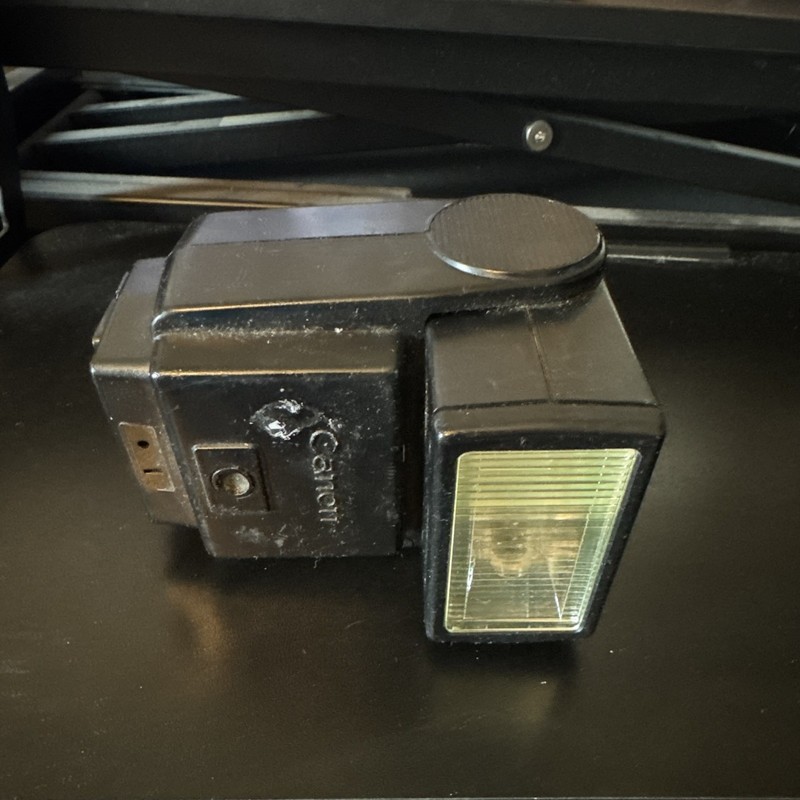Canon Speedlite 155A Auto Shoe Mount Strobe Flash Hot Shoe GN 15m