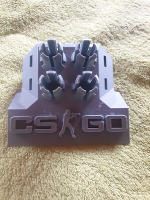 Grauer Stiftehalter oder Ablagehalter ( für USB Sticks)  Aufdruck: CS GO -NEU -