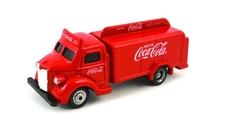 Motor City Classics 1947 Coca-Cola Bottle Truck (1:87 Scale), Red