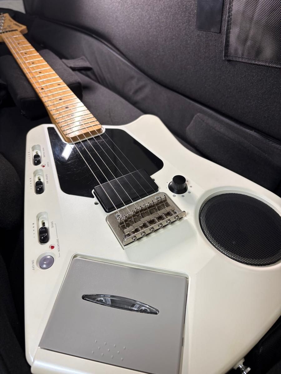 Casio EG-5 EleKing Guitar White with Built in Cassette Deck
