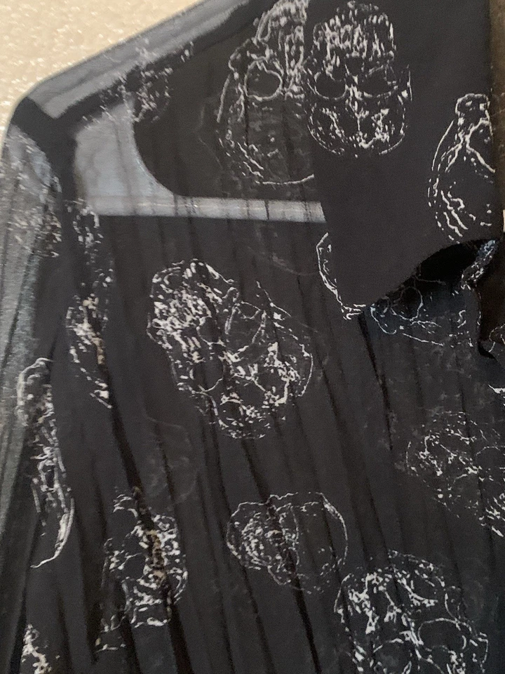 Top Bruja Gótica Estampado Calavera Arrugada Negra Rock & Republic Talla L Foto 2 de 4
