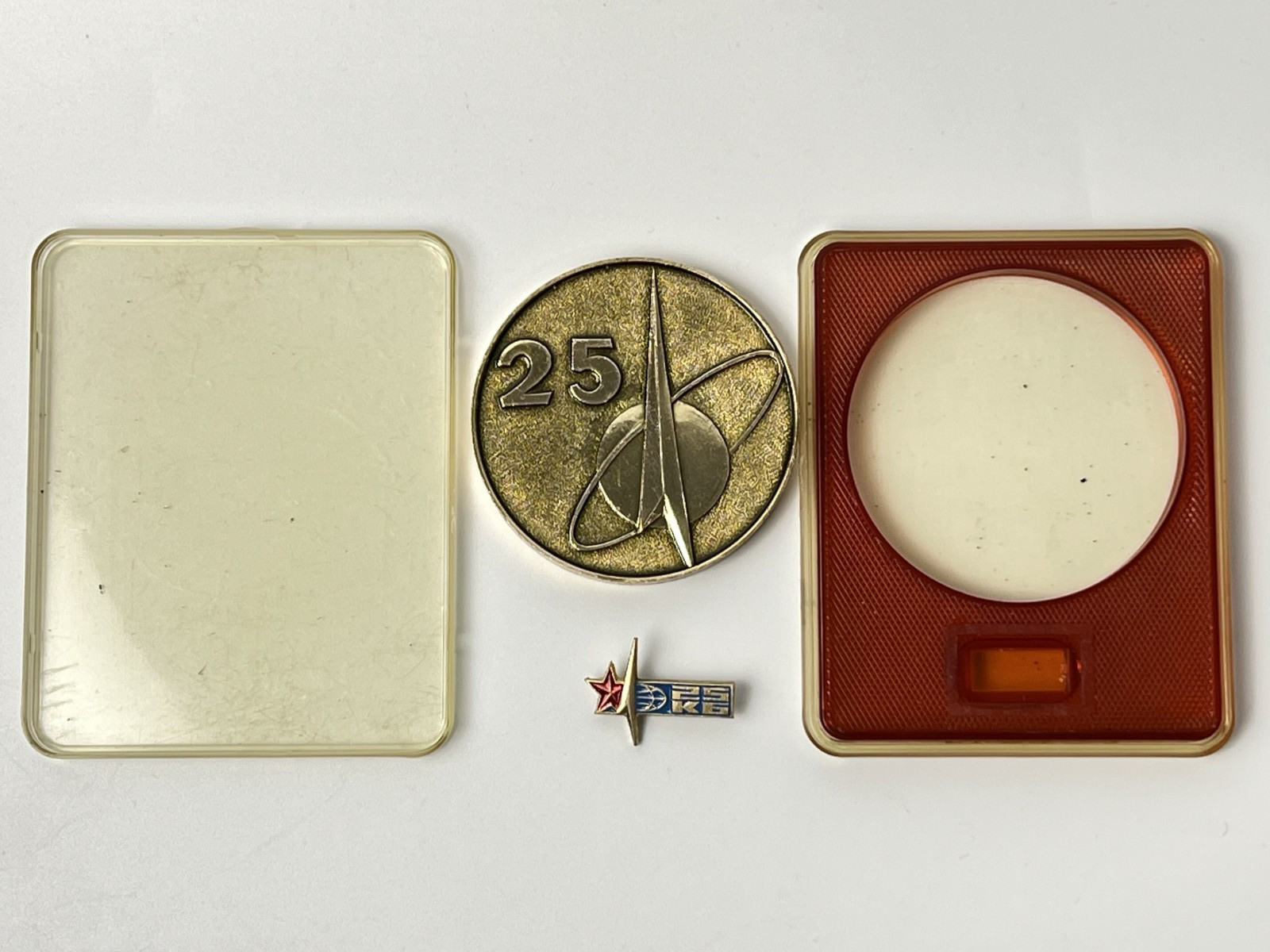 Set Medal and Badge of the Soviet Space Program 25 Years 1954-1979 Cosmonautics