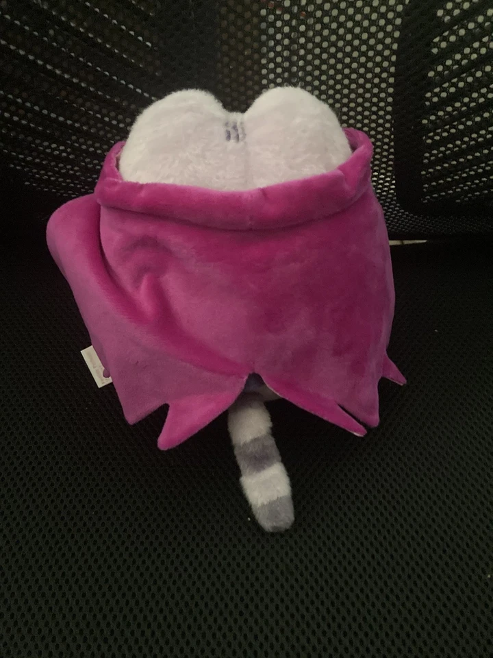 Pusheen Vampire - Pusheen Label Exclusive Vampurr Plush 2025 New - Image 2 of 2