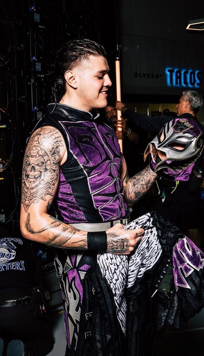 DOMINIK MYSTERIO PRO grade MASK vs rey mysterio WRESTLEMANIA 40