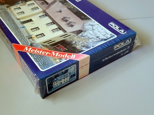 N Scale POLA Building 258 Working Men's House II for Factory Workers Sealed Kit - Picture 2 of 3