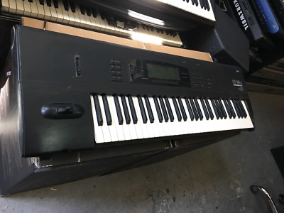 Korg 01w/fd 61 key Workstation synthesizer, vintage/o1w/v62