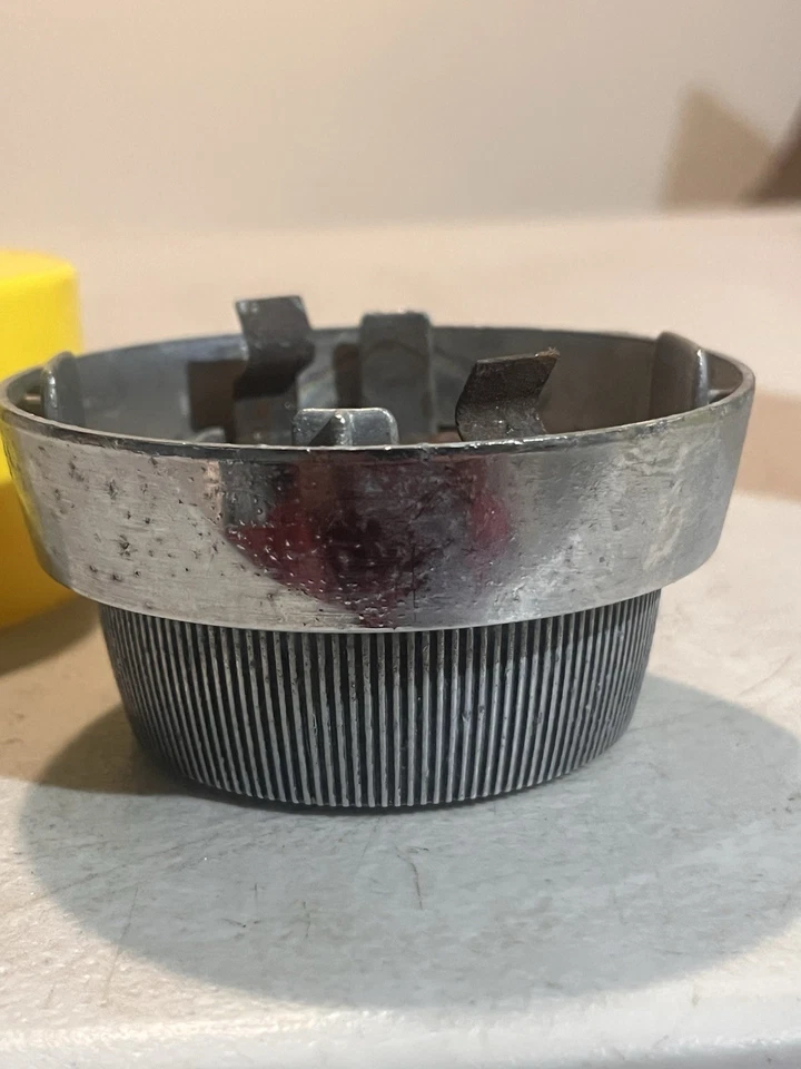 Oldsmobile Starfire 1965-1966 volante bocina botón Jetstar Olds OEM 65 66 Foto 2 de 4