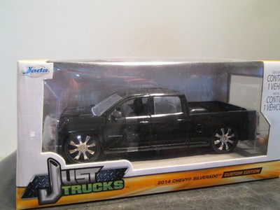 1 : 24  Chevrolet Chevy Silverado 2014 Custom Edition  schwarz  Jada Just Trucks