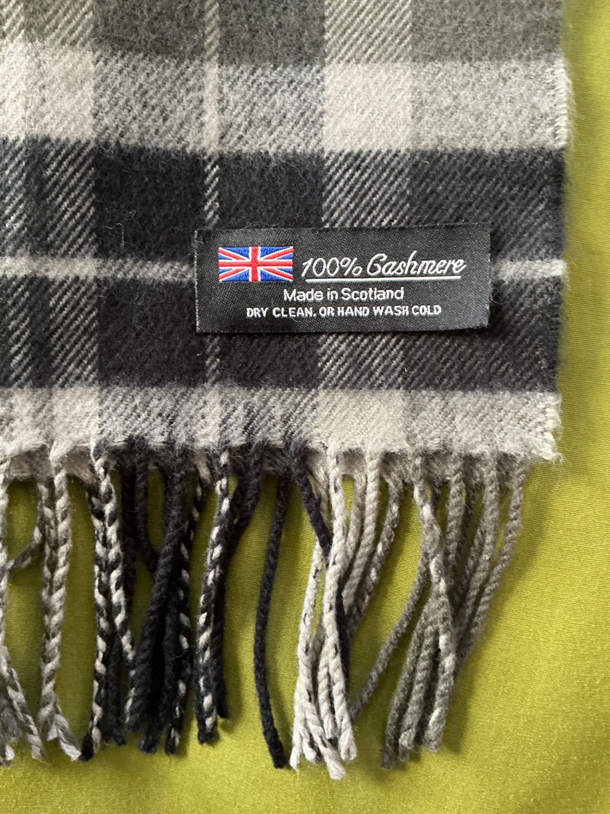 Black/Gray Plaid Rectangular Fringed Cashmere Sca… - image 3