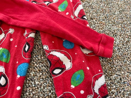 Spiderman Boys Christmas PJs 4T - Picture 3 of 3