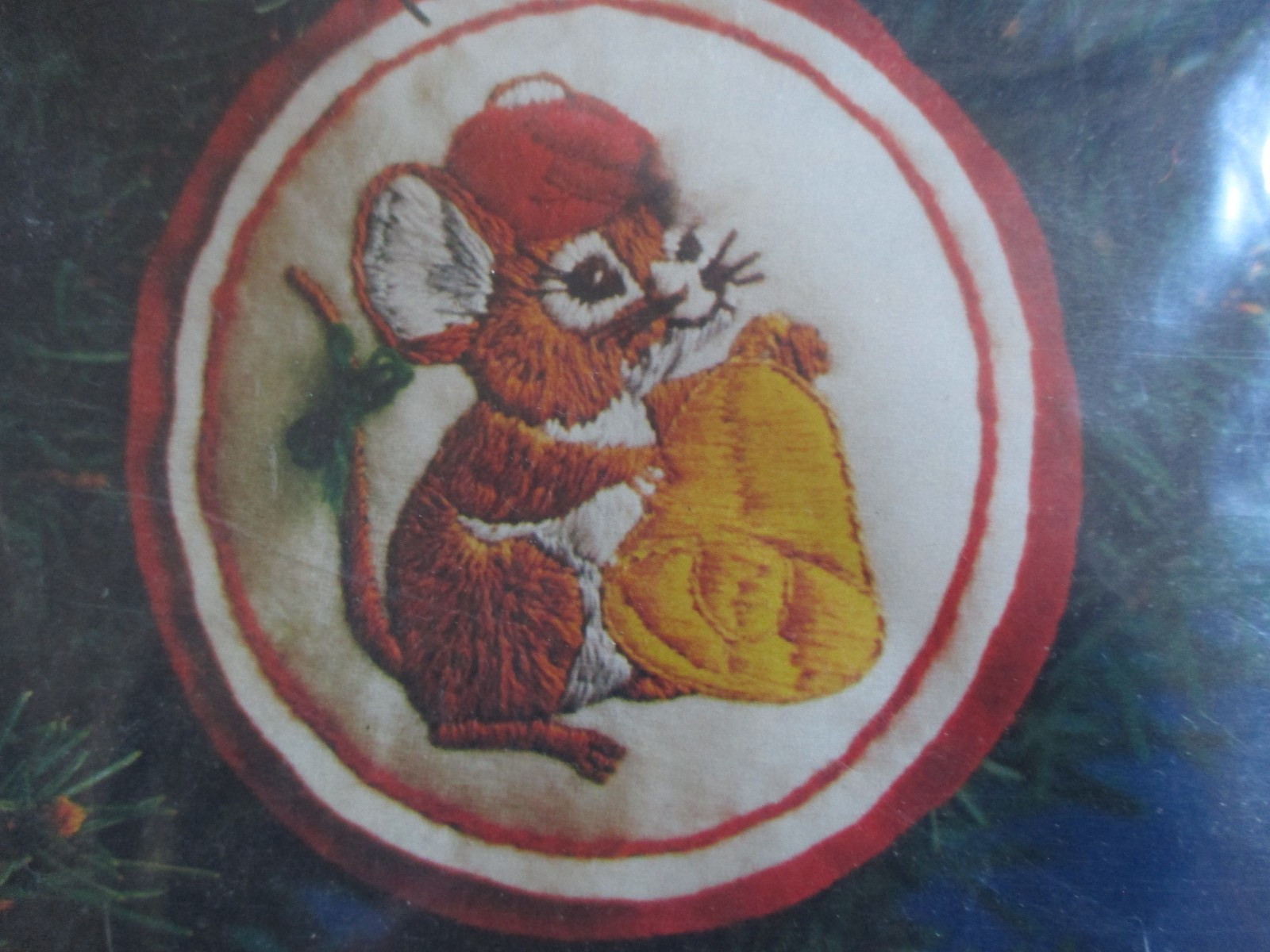 Vintage Columbia-Minerva Crewel Kit #7948 Christmas Mice Ornaments Mouse  1978