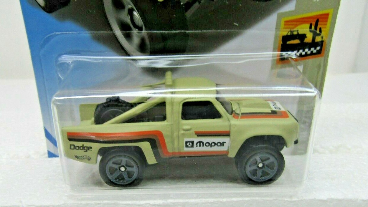 Hot Wheels 2019 '87 Dodge D100 #64/250