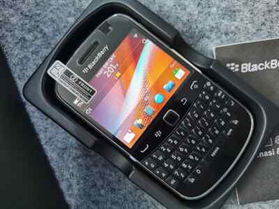 【美品】ブラックベリー9900 SIM フーリ 美品】ブラックベリー9900 SIM フーリ