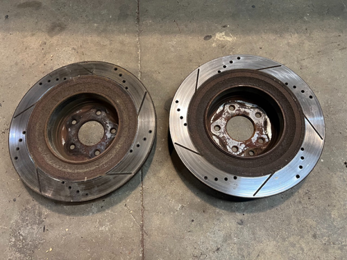 INFINITI G37S 2008-2013 Akebono Drilled + Slotted Rear Brake Rotors - Picture 4 of 6