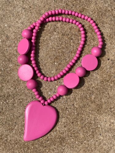 Lagenlook Boho Quirky Long Pink Wooden Beaded Chunky Wood Heart Necklace - Picture 4 of 5
