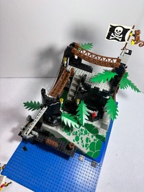 LEGO Pirates I: Rock Island Refuge 6273 (1991) Vintage. LOT D . See description