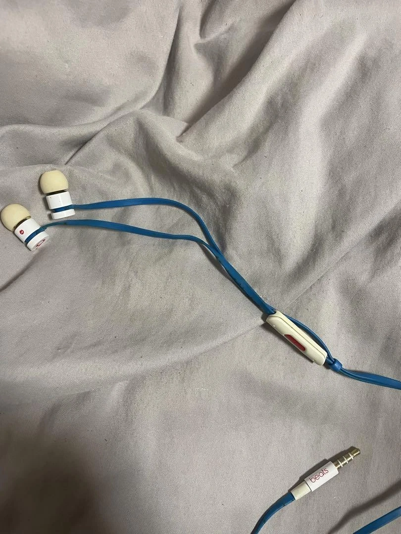Beats urBeats Hello Kitty Special Edition Wired Earphones with