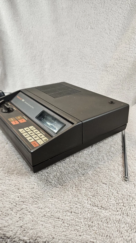 Vtg Bearcat 151 Auto Scan Radio Model Scanner W/Antenna, Power Crd NEEDS REPAIR  - Image 3 of 4
