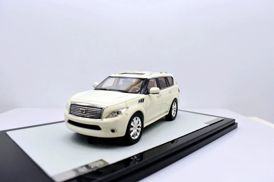 Modellino auto 1:43 Infiniti Qx56 bianco GLM collezione modellismo statico car - Immagine 3 di 4